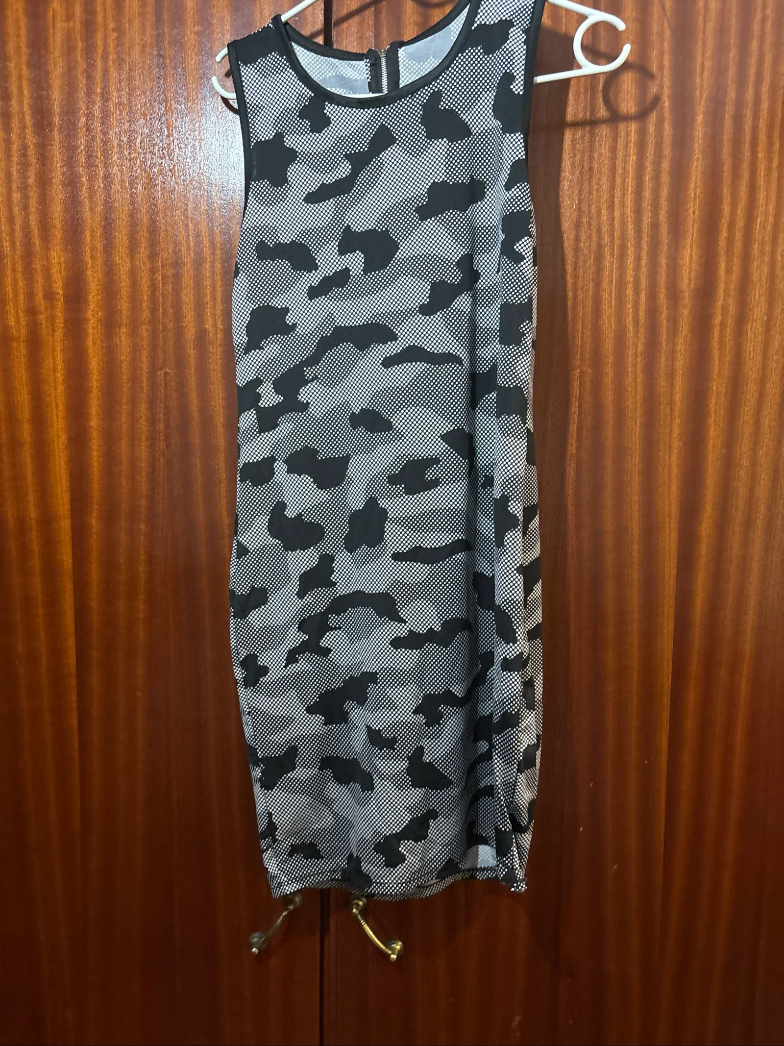 Camouflage tuba-jurk zwart en wit | mouwloos | ronde hals | maat M – photo 2